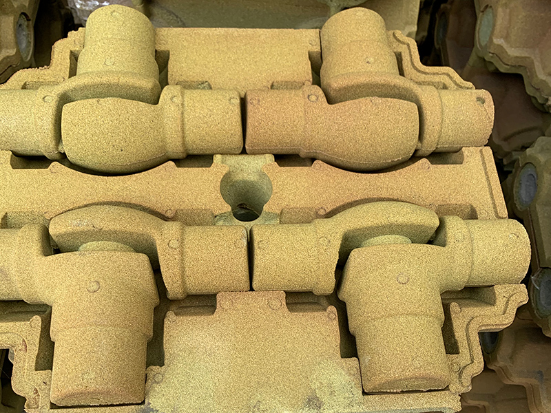 Киноны бүрсэн элсний технологийг ашиглан саарал өнгийн төмрийн чимэглэлийг хэрхэн яаж шийдвэрлэх вэ?